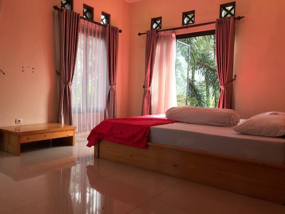 Villa Naumi Bandung Exterior photo